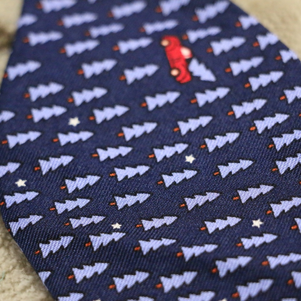 Tommy Hilfiger TBT Christmas Holiday Bow T… - Picture 3 of 6